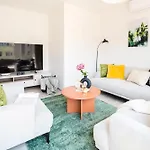 Days - Floor With Terrace & Ac Near Vysehrad Castle 公寓