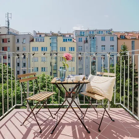 Days - Floor With Terrace & Ac Near Vysehrad Castle