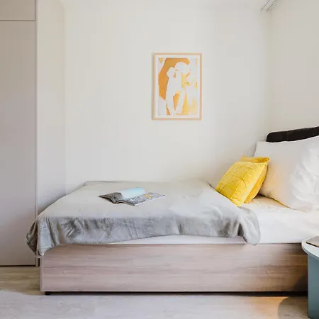 Days - Floor With Terrace & Ac Near Vysehrad Castle Daire Prag
