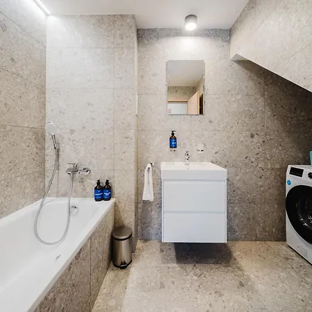 Days - Floor With Terrace & Ac Near Vysehrad Castle *