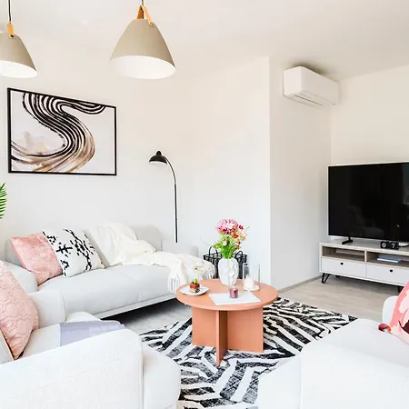 Days - Floor With Terrace & Ac Near Vysehrad Castle *