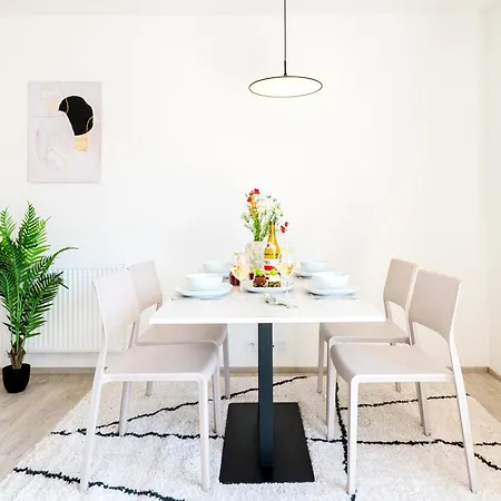 Days - Floor With Terrace & Ac Near Vysehrad Castle Prag