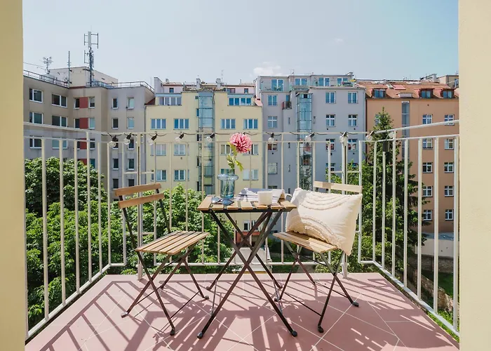 Days - Floor With Terrace & Ac Near Vysehrad Castle